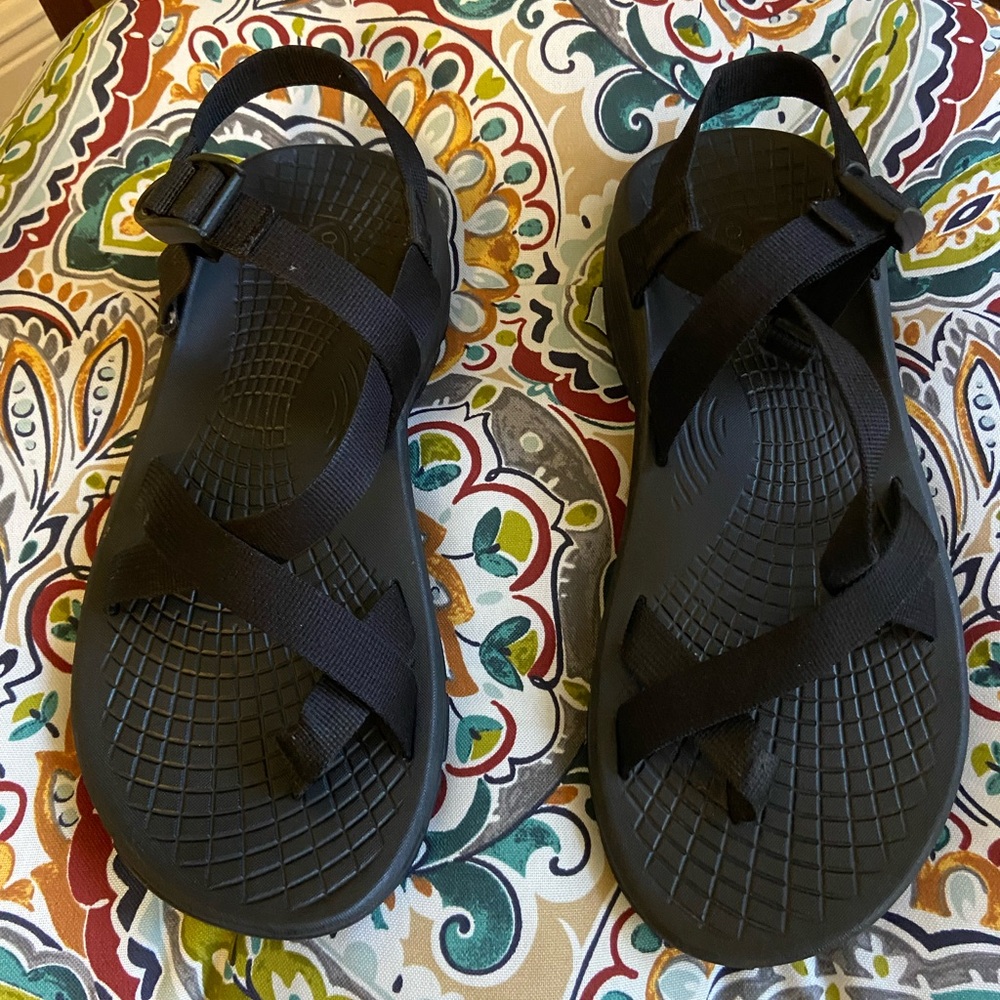 Men’s Black Chaco Toe Ring Sandals